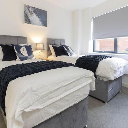 Appartamento Linacre 11 - Modern 2 Bed Behind The Cathedral With Free Parking And Fast Wifi Exeter Esterno foto