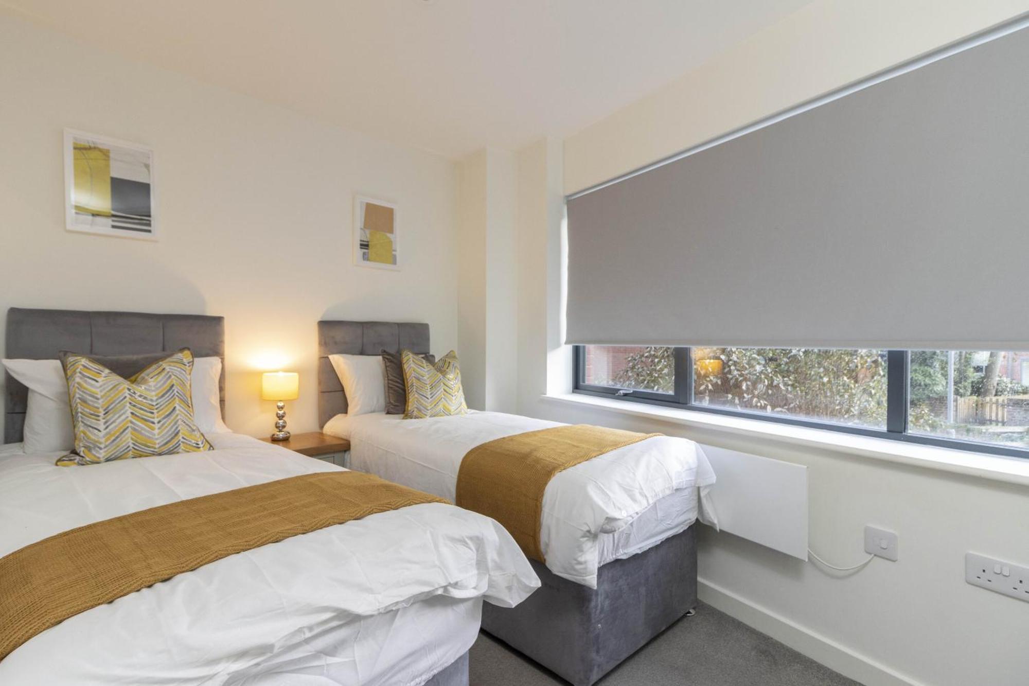 Appartamento Linacre 11 - Modern 2 Bed Behind The Cathedral With Free Parking And Fast Wifi Exeter Esterno foto