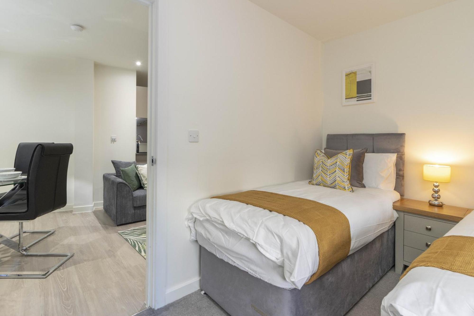 Appartamento Linacre 11 - Modern 2 Bed Behind The Cathedral With Free Parking And Fast Wifi Exeter Esterno foto